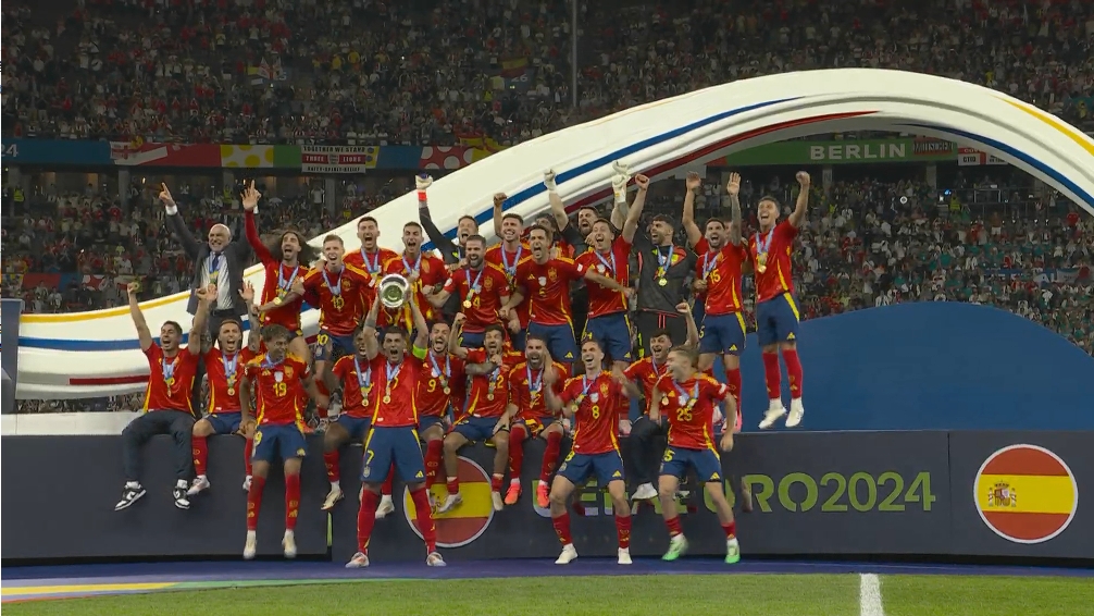 西班牙在本屆歐洲杯預選賽和正賽中取得14勝1負，僅輸給過蘇格蘭